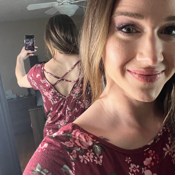 Kiki Larue floral dress with cross design on back size small - Picture 2 of 3